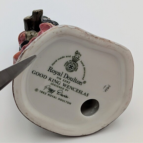 Vintage Royal Doulton 1952 4" Figurines Good King Wenceslas 3262 Town Crier 3261 - Picture 11 of 12